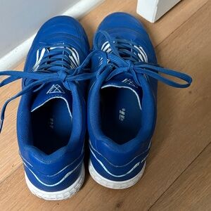 Indoor soccer shoes size 7.5.